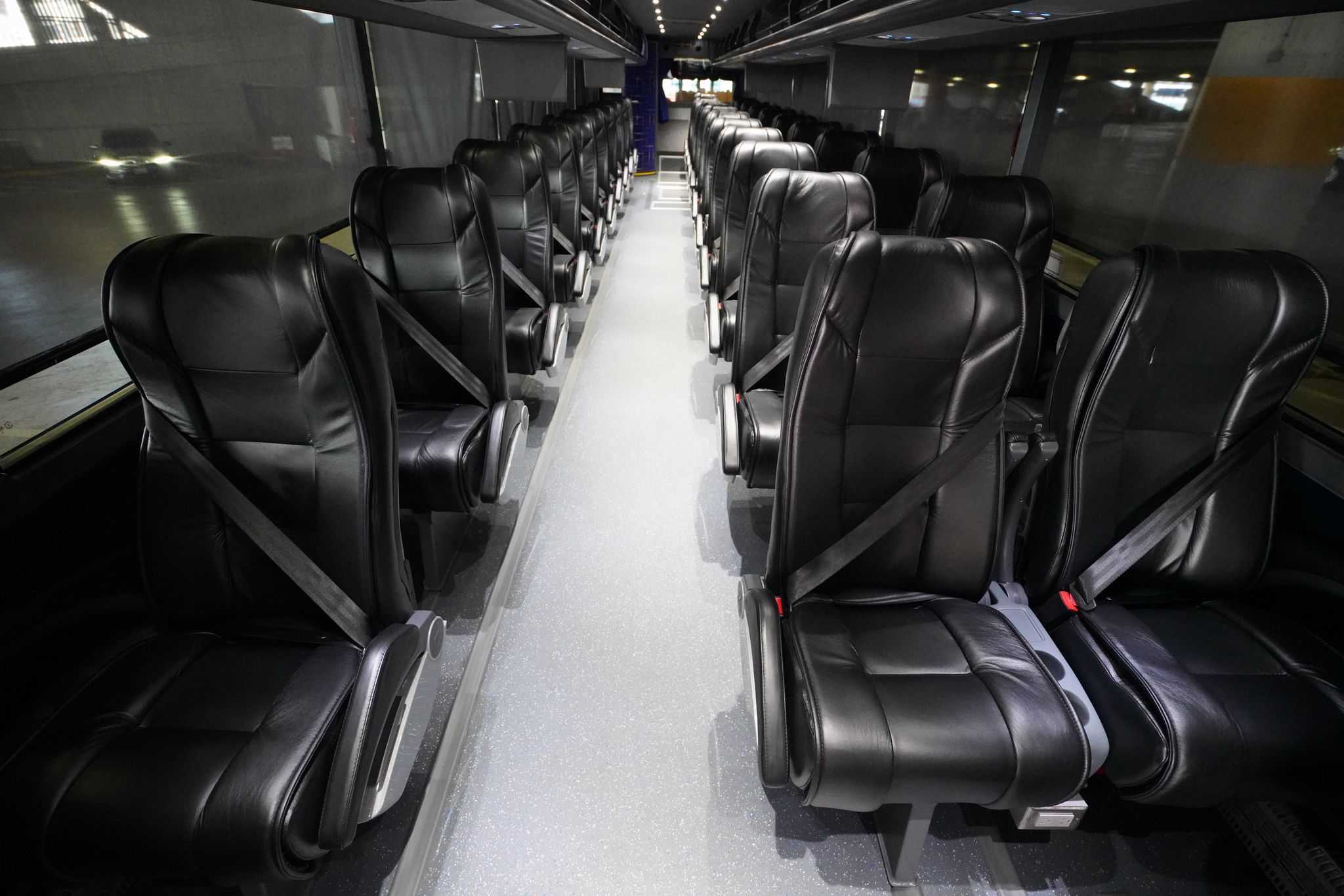 8 Reasons Why You Should Book a Luxury Bus Service