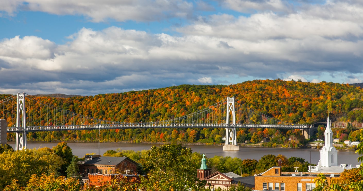 Top Holiday Lights Tours for Your Bus Trip to Hudson Valley
